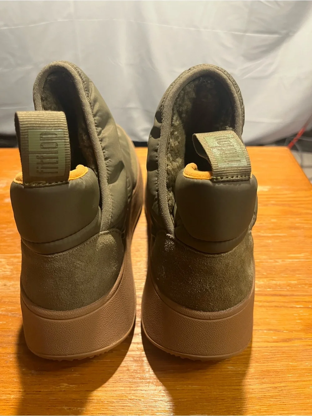 fitflop NYLON FLATFORM Ankle Puffer Women's Ankle Puffer Slip-On Boots in Olive